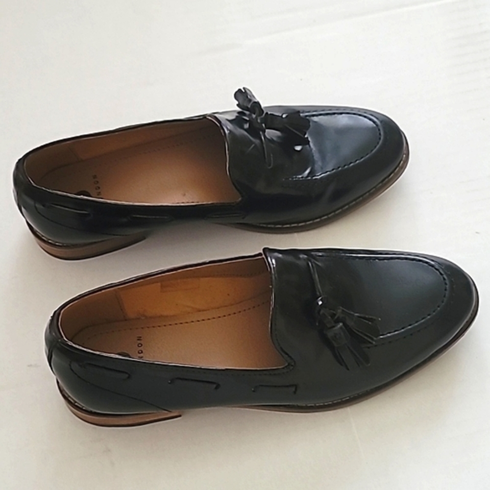 Loafers Classic Office Career Preppy Tassel Size 7.5